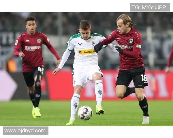 斯图加特与汉诺威96在2019年的激烈对决回顾与分析